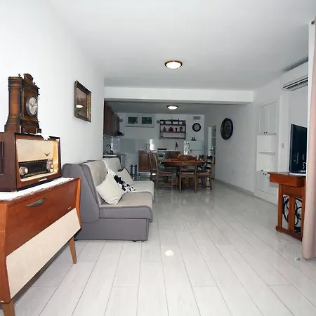 And By The Sea Tisno, Murter - 5106 게스트하우스 티스노